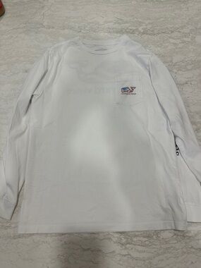 Vineyard Vines White Long-Sleeve Pocket Tee with Flag Whale